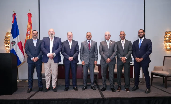 Joel Santos afirma proyectos de energías renovables aportarán más de mil megavatios