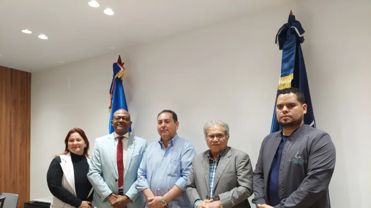 SNS y CMD se reúnen para abordar temas que afecta a los médicos SNS y CMD se reúnen para abordar temas que afecta a los médicos