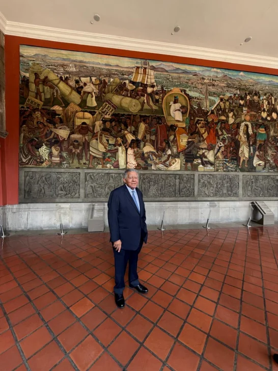 Juan Bolívar Díaz presenta sus cartas credenciales a la presidenta de México