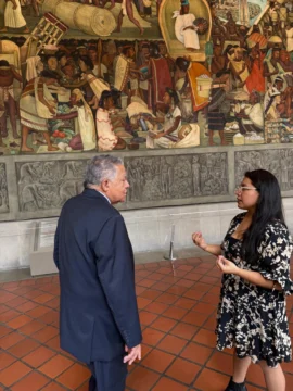 Juan Bolívar Díaz presenta sus cartas credenciales a la presidenta de México