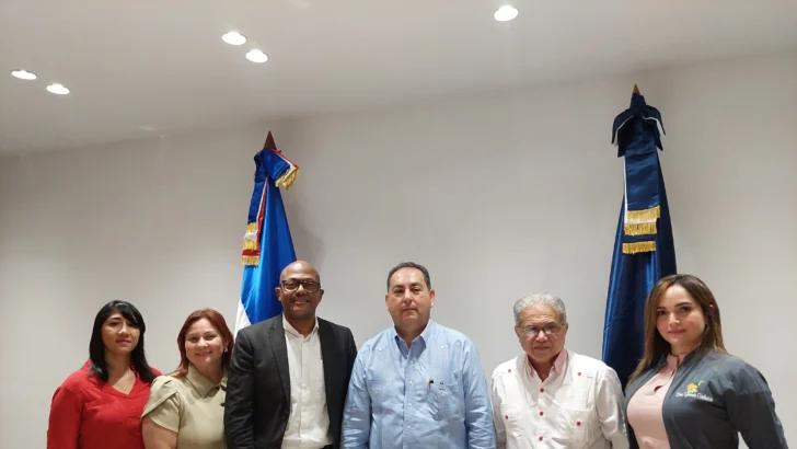 CMD y SNS llegan acuerdo frente a la problemática de los médicos del Centro de Gastroenterología