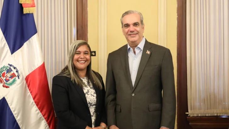 Abinader reconoce a médicos forenses por labor en tragedia del Jet Set Abinader reconoce a médicos forenses por labor en tragedia del Jet Set