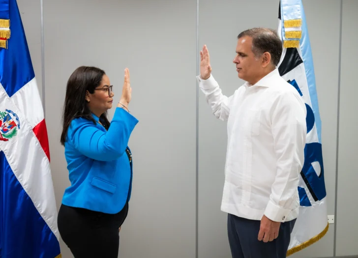 Juramentan a Mildred Gabriela Martínez como nueva directora general de la ONE