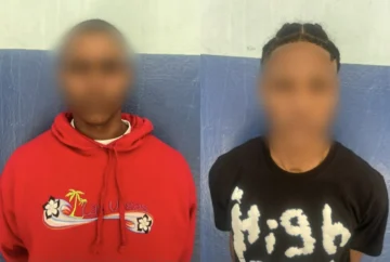 Capturan a dos jóvenes con 208 porciones de drogas en La Romana Capturan a dos jóvenes con 208 porciones de drogas en La Romana