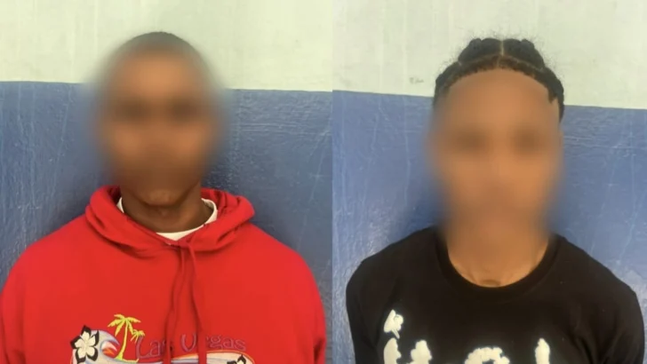 Capturan a dos jóvenes con 208 porciones de drogas en La Romana Capturan a dos jóvenes con 208 porciones de drogas en La Romana