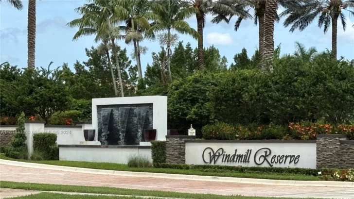 Exbeisbolista dominicano acusado de agresión contra sus vecinos de lujosa comunidad EEUU