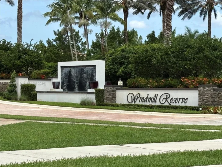 Exbeisbolista dominicano acusado de agresión contra sus vecinos de lujosa comunidad EEUU