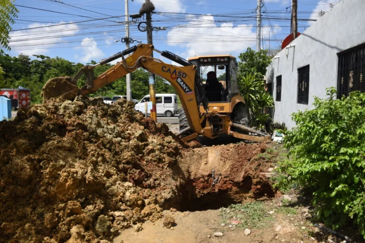 Estos son los sectores de SDE que quedarán sin agua tras camión perforar tubería