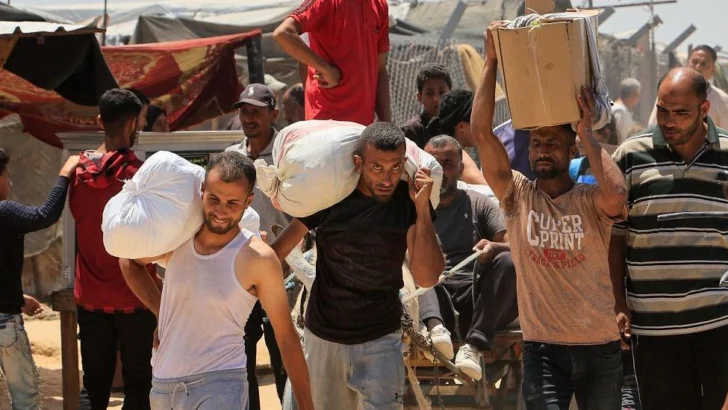 Decenas de heridos por disparos de Israel cuando multitudes abarrotaban un centro de ayuda humanitaria en Gaza, dice la ONU