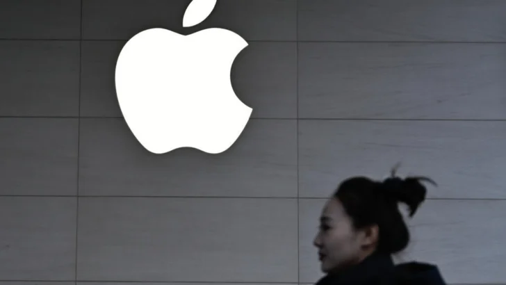 Trump amenaza a Apple con un 25% de aranceles si no fabrica los iPhones en EEUU
