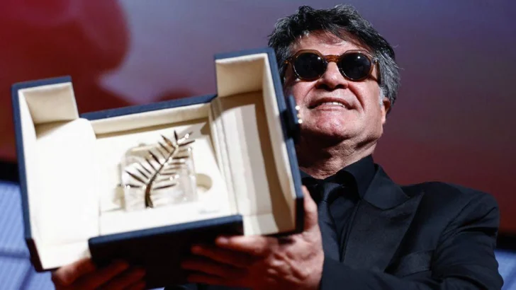 El director iraní que estuvo preso y rodó en secreto la película que ganó la Palma de Oro en el Festival de Cannes