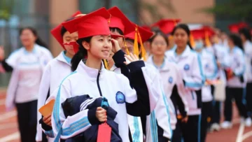Los jóvenes estudiantes chinos que son rechazados por EE.UU. y China ante los temores de que sean espías