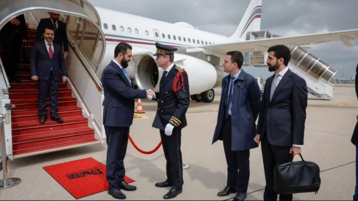 Ahmed al-Sharaa llega a París en su primer viaje oficial a Europa