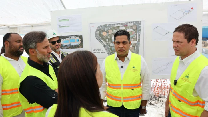 Supervisan remodelación del Centro Olímpico Juan Pablo Duarte