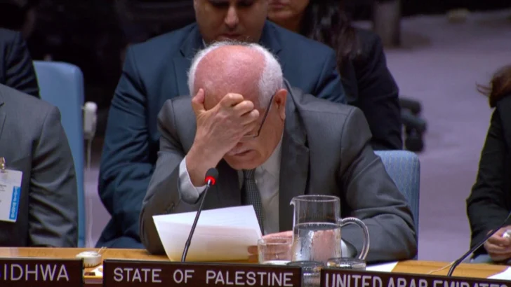 '¿Cómo alguien puede tolerar este horror?': el llanto del embajador de los palestinos en la ONU por la muerte de niños por hambre en Gaza