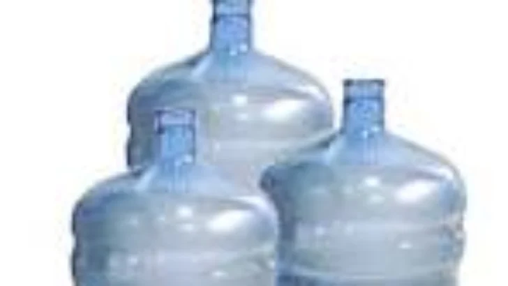Organización critica alza de precio del botellón de agua