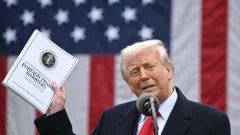 3 señales de un ánimo anti-Trump que cristaliza en el mundo (y puede definir elecciones importantes)