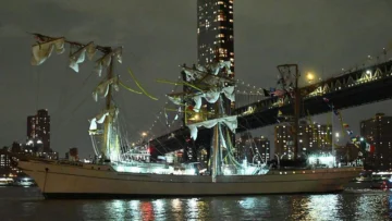 El choque de un buque escuela mexicano con el puente de Brooklyn en Nueva York deja al menos 2 muertos