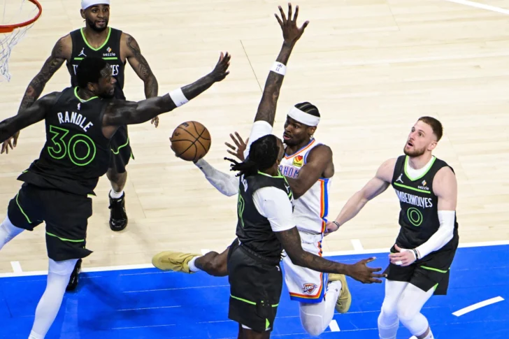 Oklahoma City pega primero ante Minnesota en la final de la Conferencia Oeste