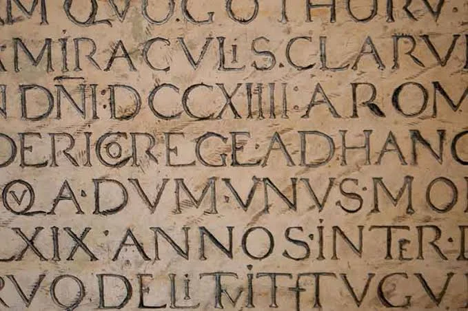 La cultura: entre el latín y el castellano. Su origen