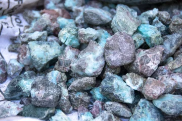 Detrás de la piedra azul: el larimar dinamiza el turismo en Barahona Detrás de la piedra azul: el larimar dinamiza el turismo en Barahona
