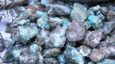 Detrás de la piedra azul: el larimar dinamiza el turismo en Barahona Detrás de la piedra azul: el larimar dinamiza el turismo en Barahona
