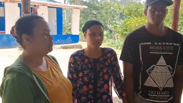 Piden asistencia oftalmológica para tres miembros invidentes de una misma familia
