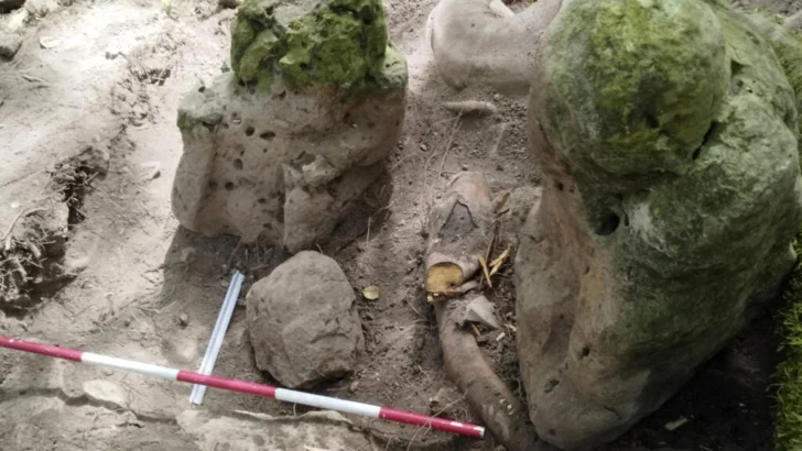 La historia de los arqueólogos que descubrieron Los Abuelos y otras dos ciudades mayas de hace 2.800 años