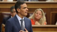Tensión política: Sánchez cruza acusaciones en el Congreso ante señalamientos al PSOE por corrupción