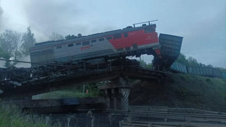 Siete muertos al derrumbarse dos puentes en Rusia, se investigan 'actos de terrorismo'