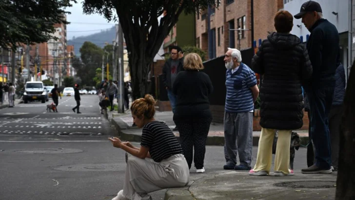 Un largo y fuerte temblor de magnitud 6.5 sacude Bogotá y otras ciudades de Colombia