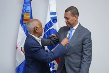 Presidente del INDOTEL felicita a José Enrique García por Premio Pedro Henríquez Ureña 2025
