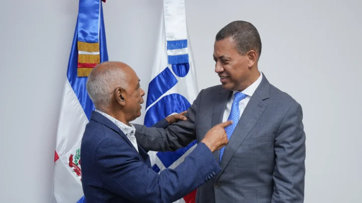Presidente del INDOTEL felicita a José Enrique García por Premio Pedro Henríquez Ureña 2025 Presidente del INDOTEL felicita a José Enrique García por Premio Pedro Henríquez Ureña 2025