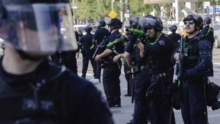 Los Ángeles reporta arrestos masivos, mientras protestas contra redadas migratorias se extienden por el país