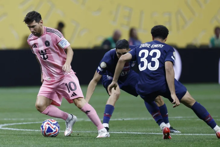 Messi lleva al Inter Miami a su cima, aunque es goleado por parisinos