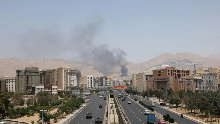 Israel-Irán, la guerra que 'pone a tambalear un régimen debilitado', dice especialista
