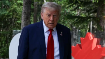Mientras Israel e Irán atizan los ataques, Trump llama a evacuar inmediatamente Teherán