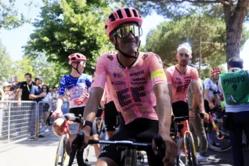 El latino mundialista Carapaz se pierde el Tour de Francia