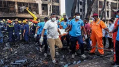 Qué se sabe del accidente de un avión en India en el que viajaban más de 240 pasajeros