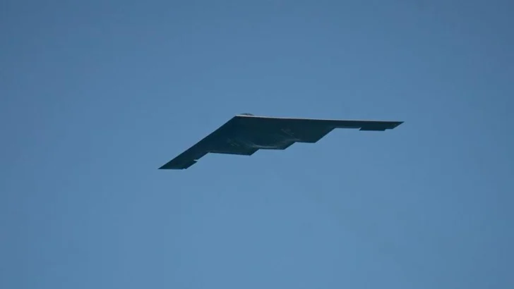 Cómo es el bombardero B-2, el avión más caro del mundo, usado para atacar las bases nucleares iraníes