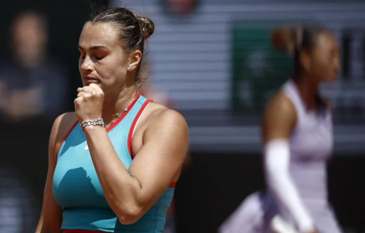 Sabalenka protagoniza reacción de campeona ante la campeona olímpica