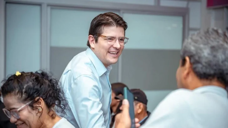 Colombia: senador Miguel Uribe experimenta una desescalada de su estado crítico, según parte médico