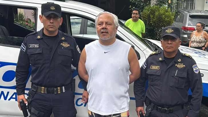 El Salvador: abogado que llamó dictador a Bukele es detenido bajo acusación de lavado