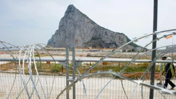 3 claves para entender el 'histórico acuerdo' entre Reino Unido, España y la UE sobre Gibraltar que eliminará la verja del enclave británico