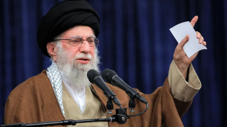 Televisión estatal de Irán confirma la muerte del líder supremo Alí Jameneí