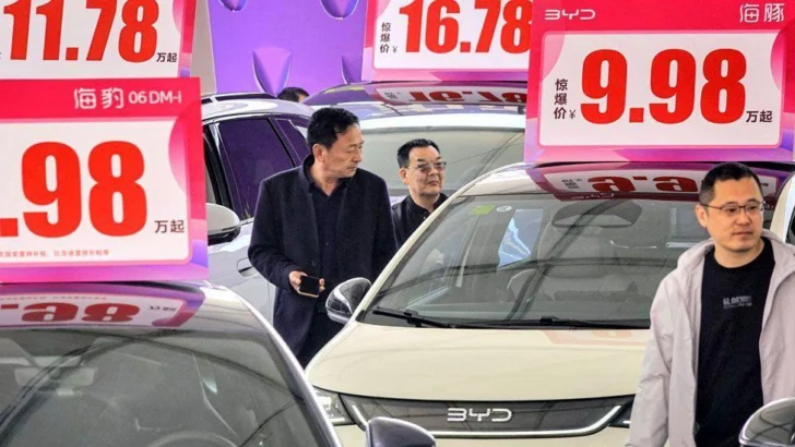 'Manejo un auto eléctrico porque soy pobre': cómo China logró masificar la compra de estos vehículos entre sus ciudadanos