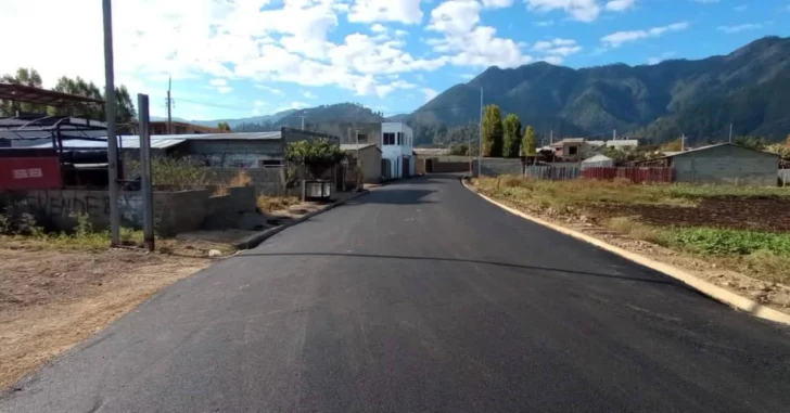 Presidente Abinader inaugura proyectos de asfaltado en Constanza