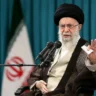 El líder supremo de Irán advierte que su país responderá a cualquier acción militar estadounidense con un "daño irreparable"