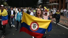 La tensa semana en Colombia que acabó con el atentado al precandidato presidencial Miguel Uribe Turbay y que recordó a los peores años de la violencia política