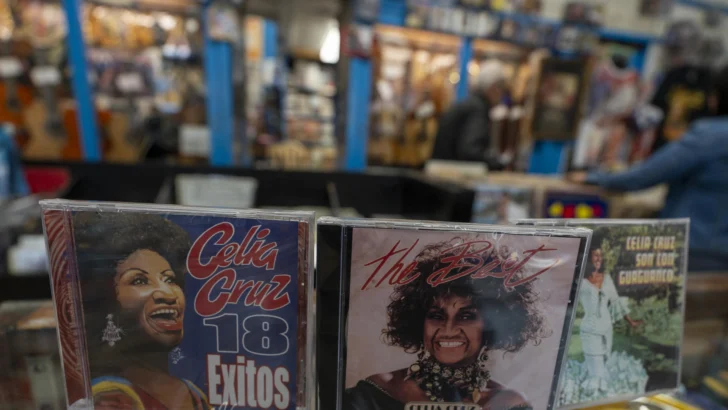 Homenajes a Celia Cruz empiezan con mucha azúcar